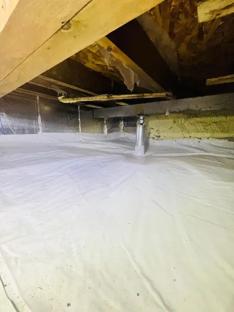 Problème d'isolation et de renforcement dans le vide sanitaire à Montréal-Nord, QC Problème d'isolation et de renforcement dans le vide sanitaire à Montréal-Nord, QC