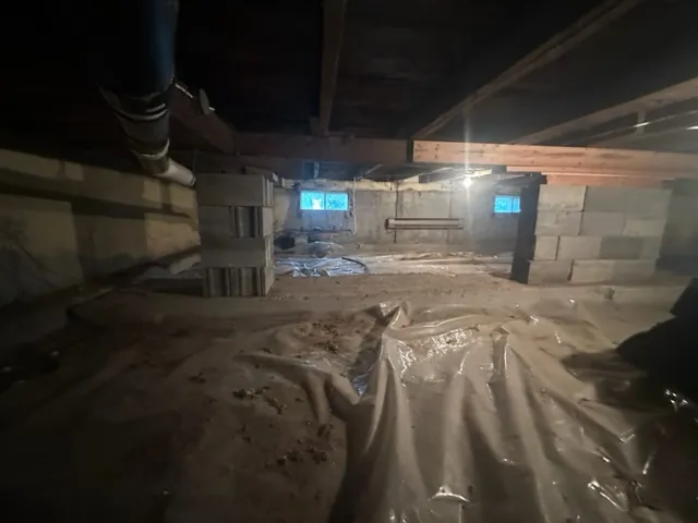Insulation and Reinforcement Issues in Crawl Space in Venise, QC Insulation and Reinforcement Issues in Crawl Space in Venise, QC